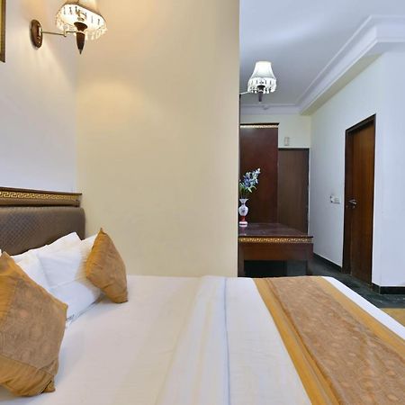 Hotel I Stay & Revels Near New Delhi Railway Station- By Ap Singh Hotels Buitenkant foto