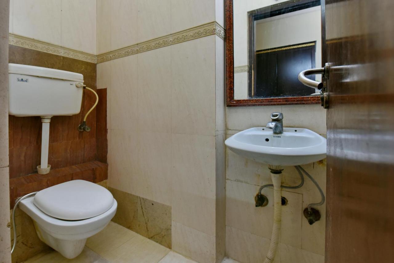 Hotel I Stay & Revels Near New Delhi Railway Station- By Ap Singh Hotels Buitenkant foto
