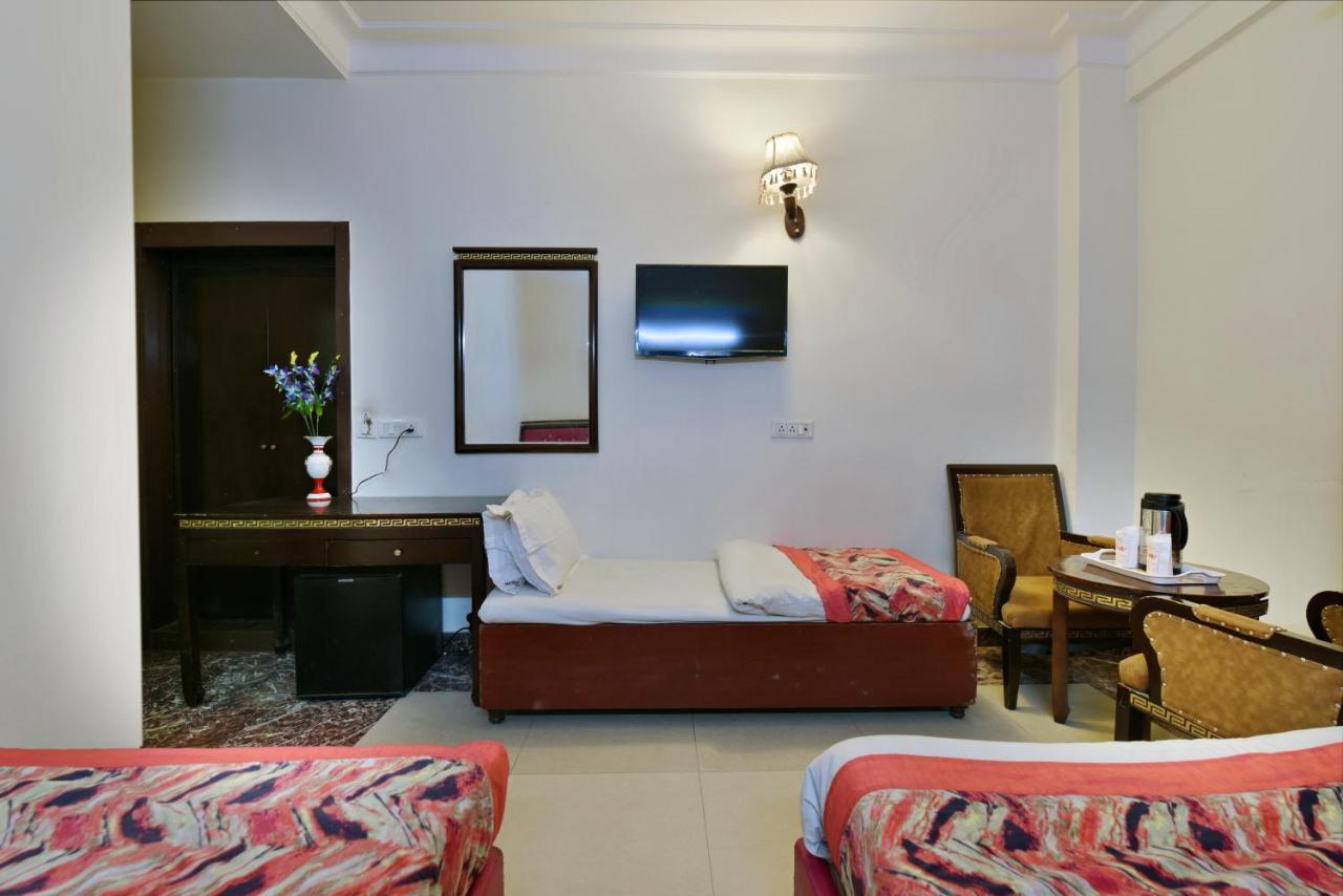 Hotel I Stay & Revels Near New Delhi Railway Station- By Ap Singh Hotels Buitenkant foto