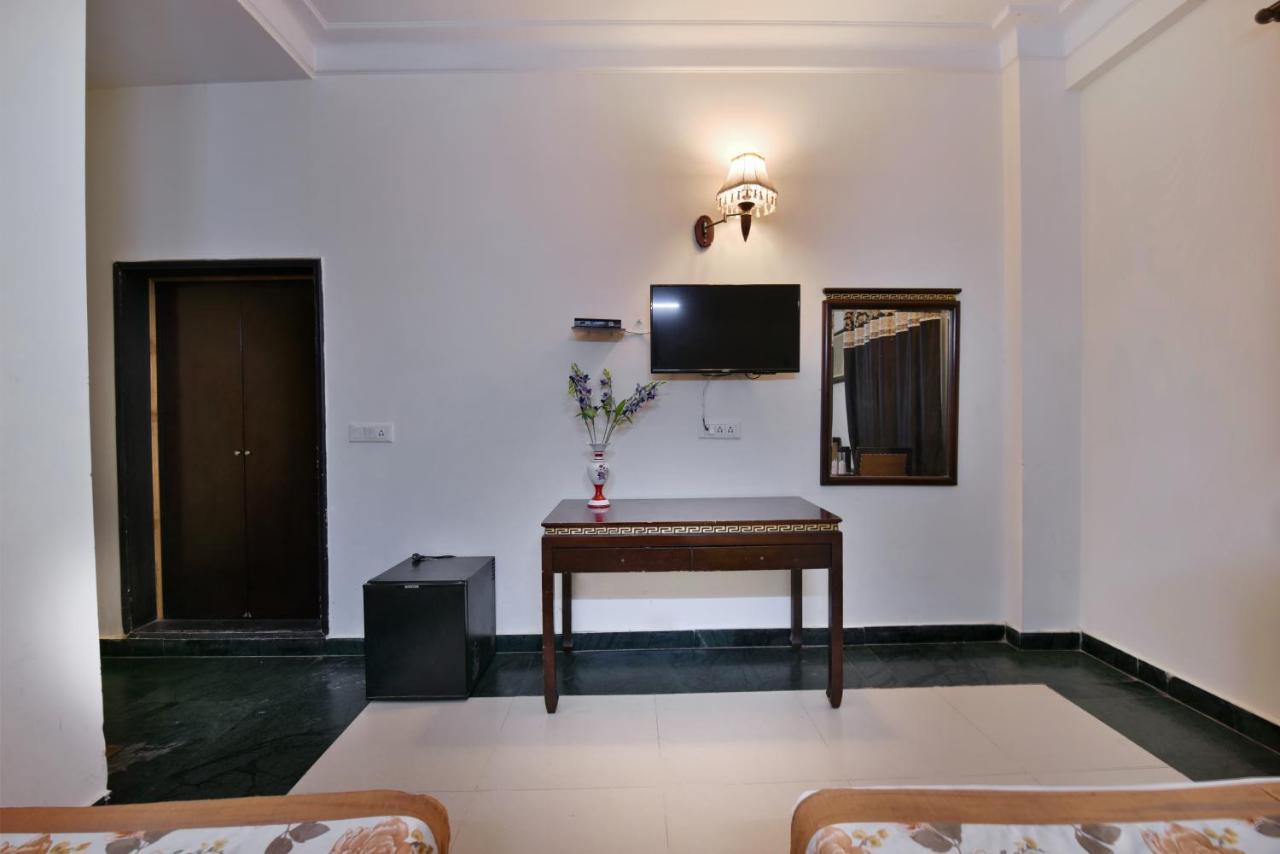 Hotel I Stay & Revels Near New Delhi Railway Station- By Ap Singh Hotels Buitenkant foto