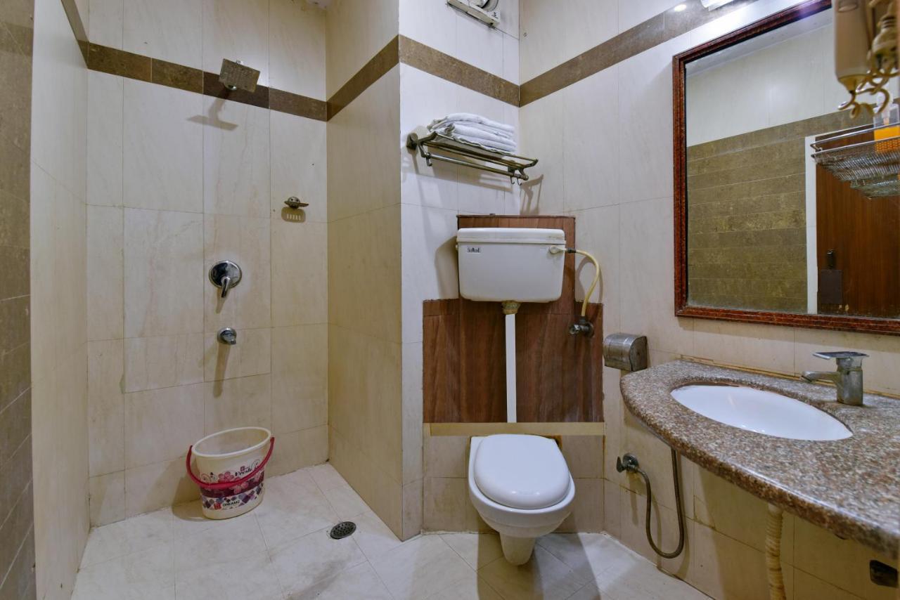 Hotel I Stay & Revels Near New Delhi Railway Station- By Ap Singh Hotels Buitenkant foto